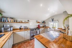 Kitchen- click for photo gallery